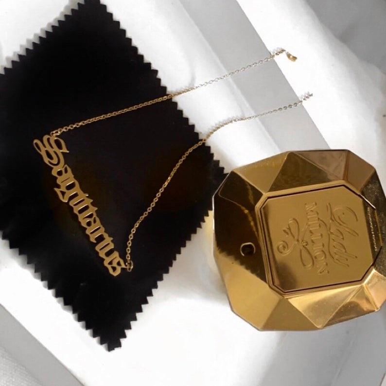 Collier Zodiac Old English